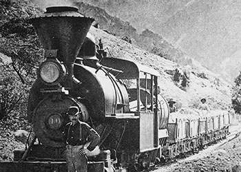 Steam engines replaced mule-drawn wagons at Morenci beginning in the late 1870’s